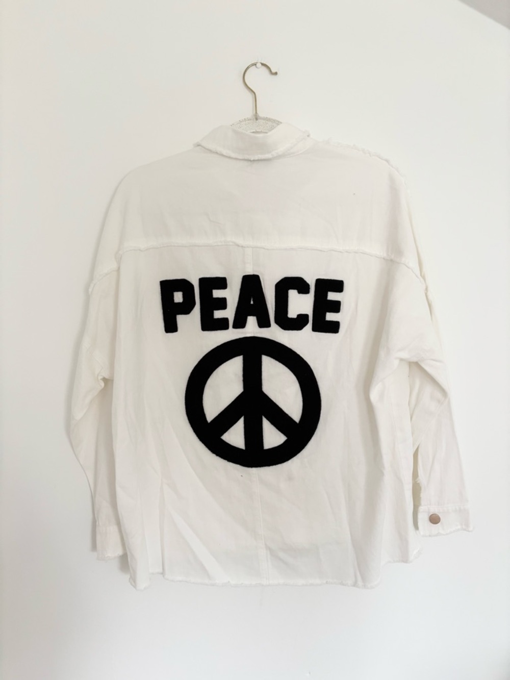 DAVI & DANI White Button-Down Shirt with Black PEACE Graphic